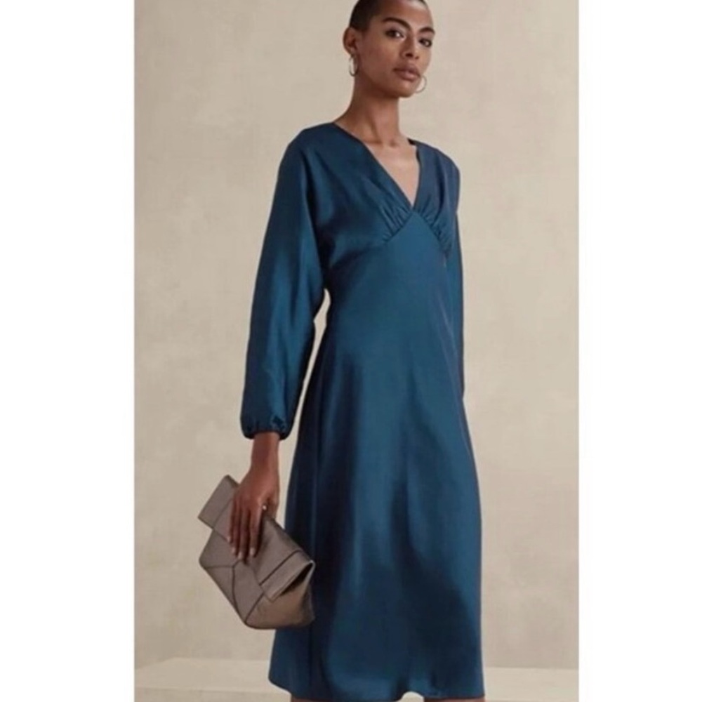 Gently Worn Banana Republic Bloussant-Sleeve Midi Dress